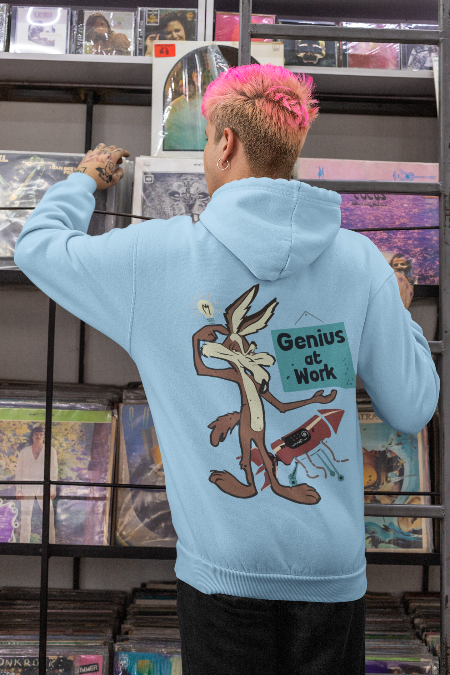 WILE E. COYOTE : GENIUS AT WORK | Unisex Hoodie